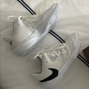 New Nike White Mesh Sneakers zoom hypercourt